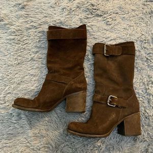 VERA WANG Lavender Cameron Brown Buckle 10M